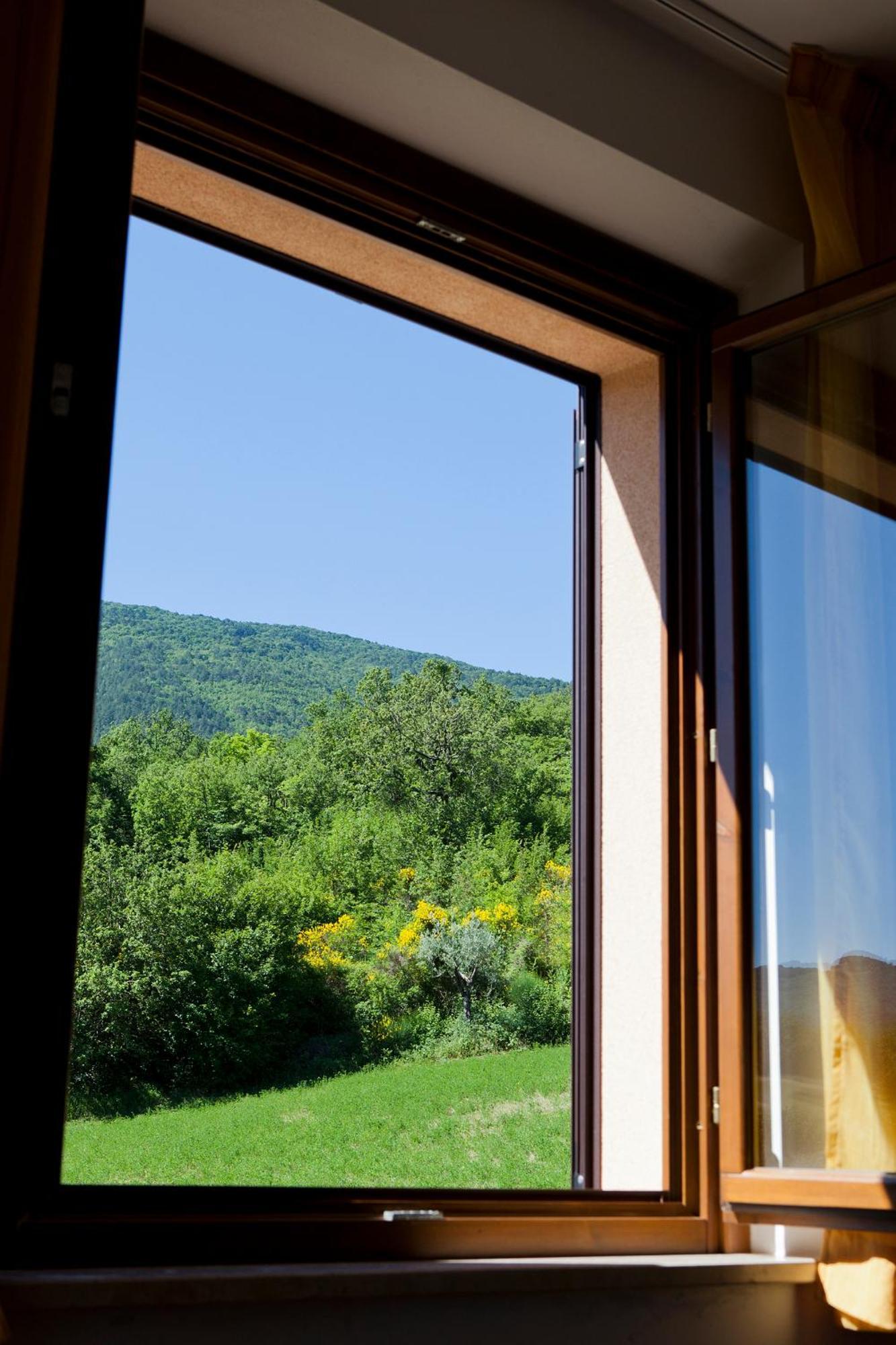 فيلا Relais Parco Del Subasio Piano Delle Pieve المظهر الخارجي الصورة