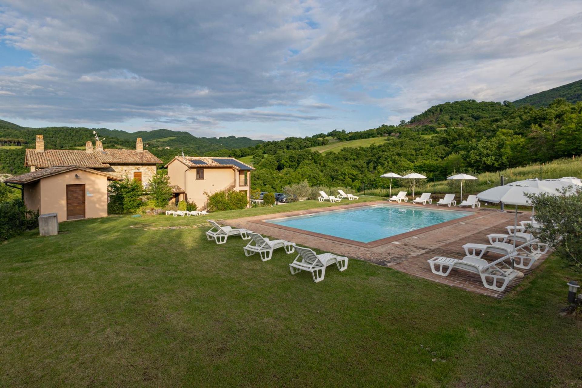 فيلا Relais Parco Del Subasio Piano Delle Pieve المظهر الخارجي الصورة